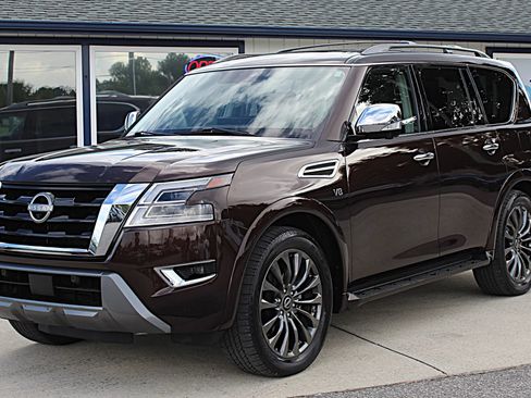 Used 2022 Nissan Armada Platinum w/ Captain's Chairs Package AWD/4WD image 1