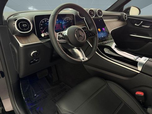 Used 2026 Mercedes-Benz GLC 300 image 4