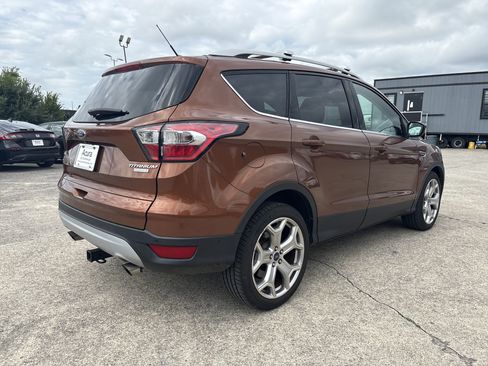 Used 2017 Ford Escape Titanium w/ Equipment Group 301A FWD image 2