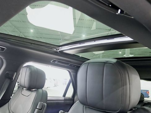 Used 2025 Land Rover Range Rover Sport Dynamic SE AWD/4WD image 32