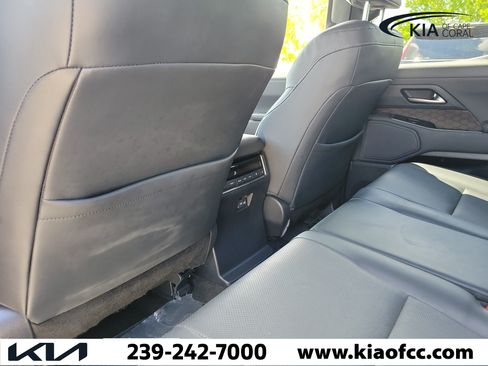 Used 2024 Lexus GX 550 w/ Accessory Package (Z1) AWD/4WD image 13