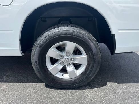 Used 2022 RAM 1500 Classic SLT AWD/4WD image 12