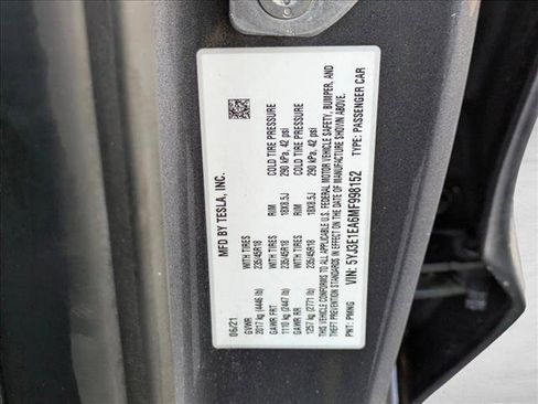 Used 2021 Tesla Model 3 Standard Range Plus image 25
