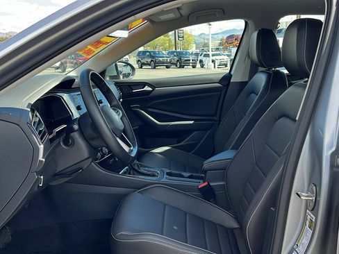 Used 2024 Volkswagen Jetta SE FWD image 27