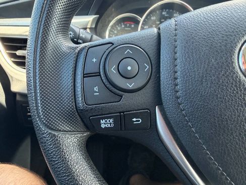 Used 2016 Toyota Corolla LE FWD image 15