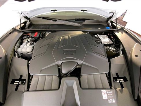 Certified 2025 Porsche Cayenne image 32