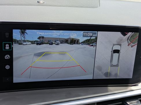 Used 2025 Kia Sorento SX FWD image 22