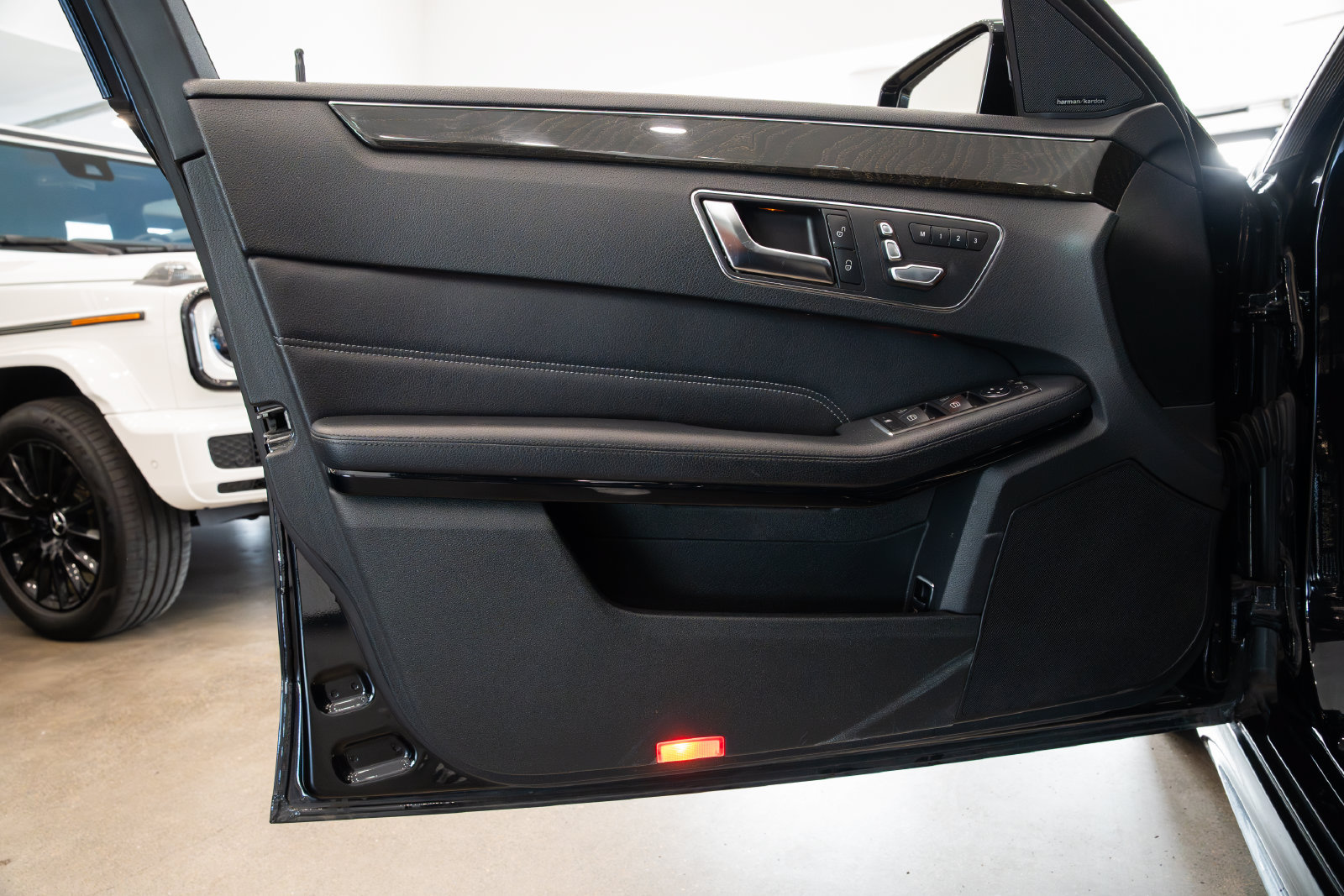 Used 2015 Mercedes-Benz E 250 BlueTEC Sedan image 17