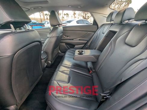 Used 2024 Hyundai Elantra Limited image 29