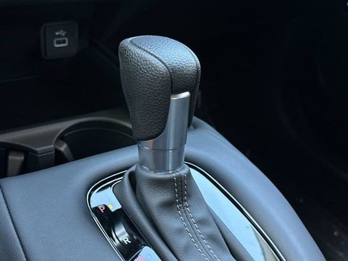 Certified 2025 Honda HR-V LX image 23