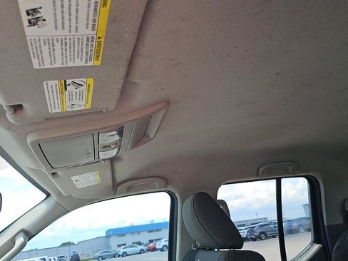 Used 2012 Nissan Frontier SV w/ Sport Appearance Pkg RWD image 12