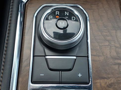 Certified 2018 Ford Expedition Platinum image 21