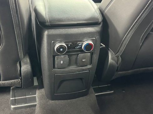 Used 2024 Ford Explorer XLT w/ Equipment Group 202A AWD/4WD image 38