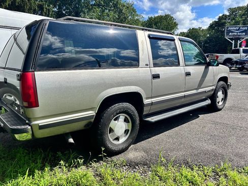 Used 1999 Chevrolet Suburban 4WD w/ Preferred Equipment Group 3 image 8