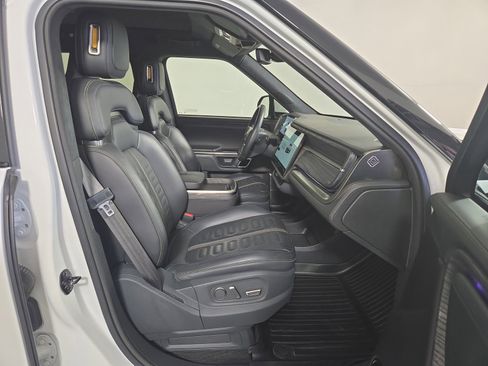 Used 2023 Rivian R1T Launch Edition image 23