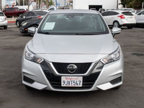 Used 2021 Nissan Versa SV image 2