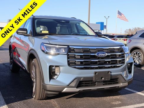 Used 2025 Ford Explorer Active w/ Active Comfort Package image 1