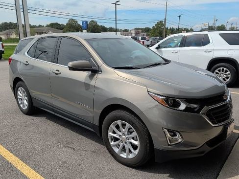 Used 2019 Chevrolet Equinox LT FWD image 4
