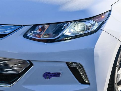 Used 2019 Chevrolet Volt LT w/ Comfort Package image 12