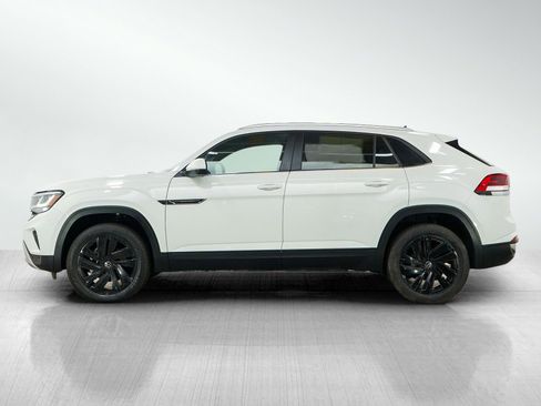 Used 2023 Volkswagen Atlas Cross Sport SE w/ Black Wheel Package AWD/4WD image 2