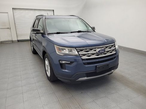 Used 2018 Ford Explorer XLT w/ Equipment Group 201A FWD image 14