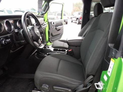 Used 2019 Jeep Wrangler Sport image 32