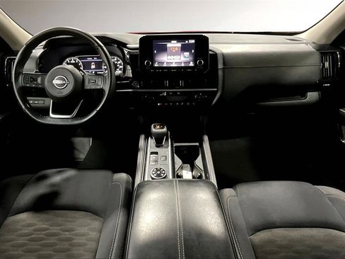 Used 2023 Nissan Pathfinder SV w/ SV Premium Package image 7