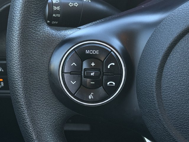 Used 2020 Kia Soul S FWD image 13