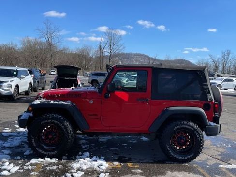 Used 2018 Jeep Wrangler Sport image 6