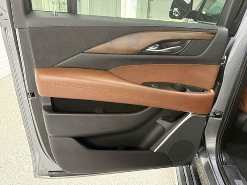 Used 2020 Cadillac Escalade ESV Premium Luxury AWD/4WD image 43