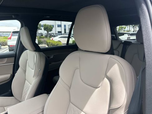 New 2026 Volvo XC90 T8 Plus w/ Protection Package Premier AWD/4WD image 15