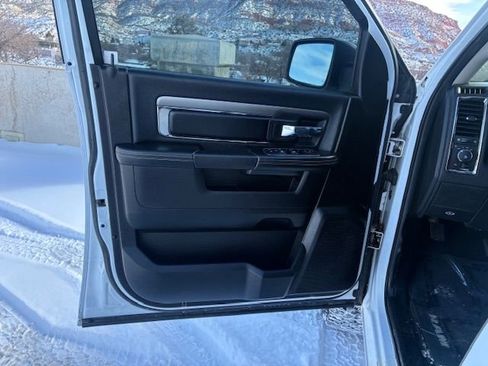 Used 2013 RAM 1500 Sport image 10