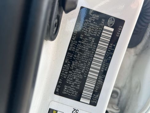 Used 2020 Toyota Camry SE w/ Sunroof Package FWD image 29