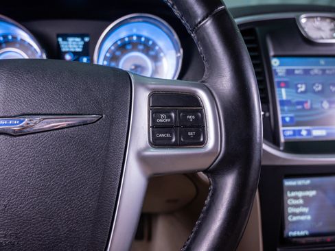 Used 2012 Chrysler 300 Limited RWD image 22