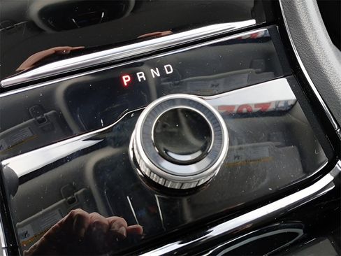 Used 2023 Jeep Grand Cherokee Laredo image 11