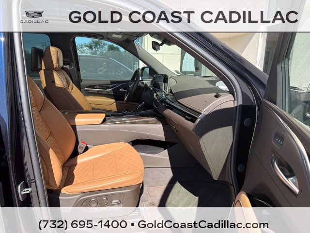 Certified 2023 Cadillac Escalade ESV Premium Luxury w/ Performance Package AWD/4WD image 7