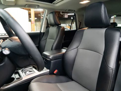 Used 2022 Toyota 4Runner SR5 Premium w/ Moonroof Package AWD/4WD image 25