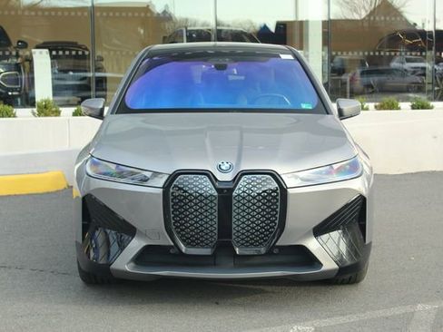 Used 2024 BMW iX xDrive50 w/ Premium Package image 8