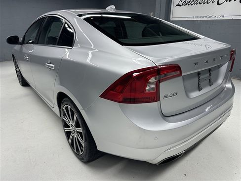 Used 2018 Volvo S60 T5 Inscription Platinum FWD image 4
