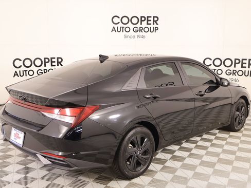 Used 2023 Hyundai Elantra SEL image 19