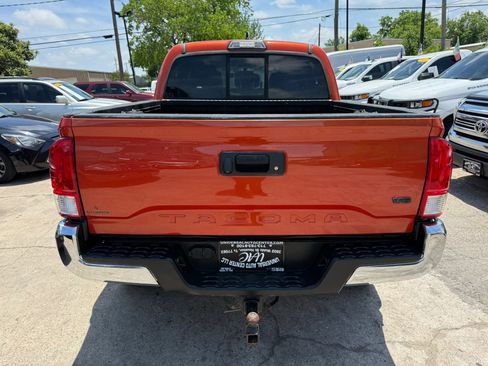 Used 2017 Toyota Tacoma SR5 w/ Tow Package RWD image 6