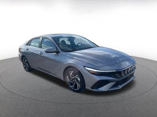 Used 2025 Hyundai Elantra SEL video 1