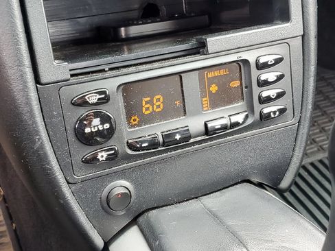 Used 2001 Porsche 911 Carrera RWD image 10