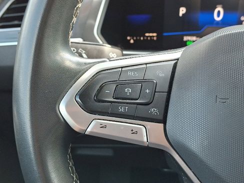 Used 2022 Volkswagen Tiguan SE image 21