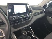 Used 2023 Toyota Highlander LE FWD image 11