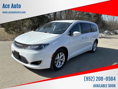 Used 2020 Chrysler Pacifica Touring w/ Tire & Wheel Group