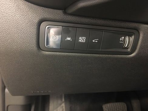 Used 2024 Chevrolet Equinox EV RS image 33