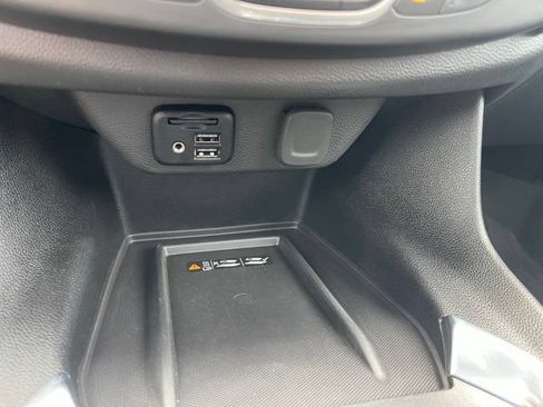 Used 2023 Chevrolet Traverse Premier AWD/4WD image 32