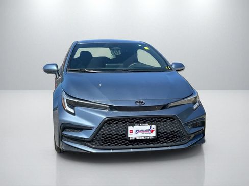 Used 2025 Toyota Corolla SE FWD image 2