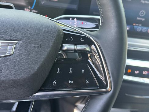 Certified 2025 Cadillac Lyriq Luxury w/ LPO, Floor Liner Package AWD/4WD image 30